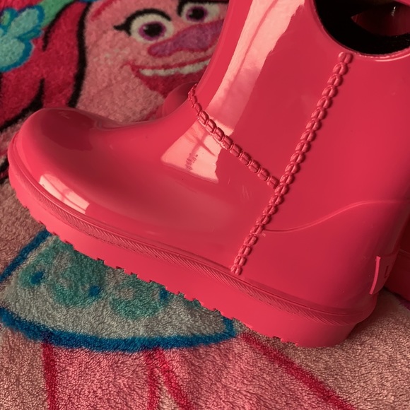 UGG toddler rain boots - Picture 3 of 4